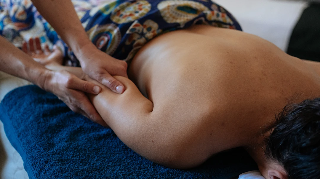 Massage du dos huilé